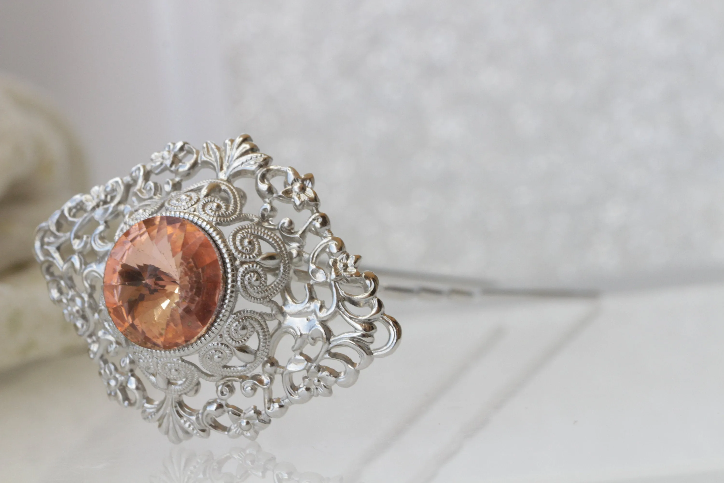 BLUSH HAIR FORK