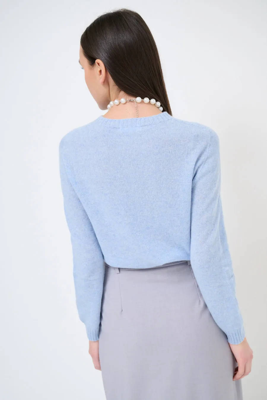 Classic crew-neck cashmere sweater with ribbed cuffs wholesale
