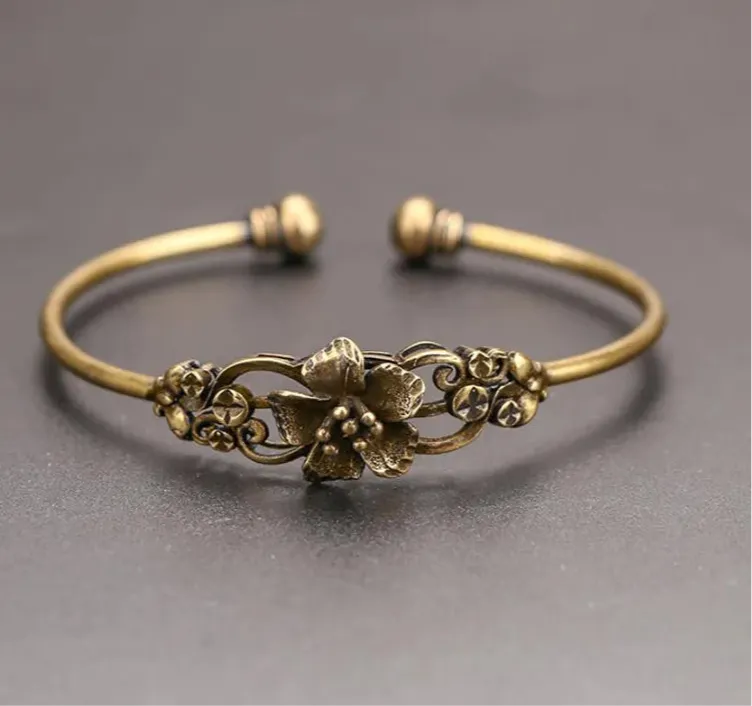 Retro Vintage Brass Flower Cuff Bracelet  Timeless Elegance in Pure Copper