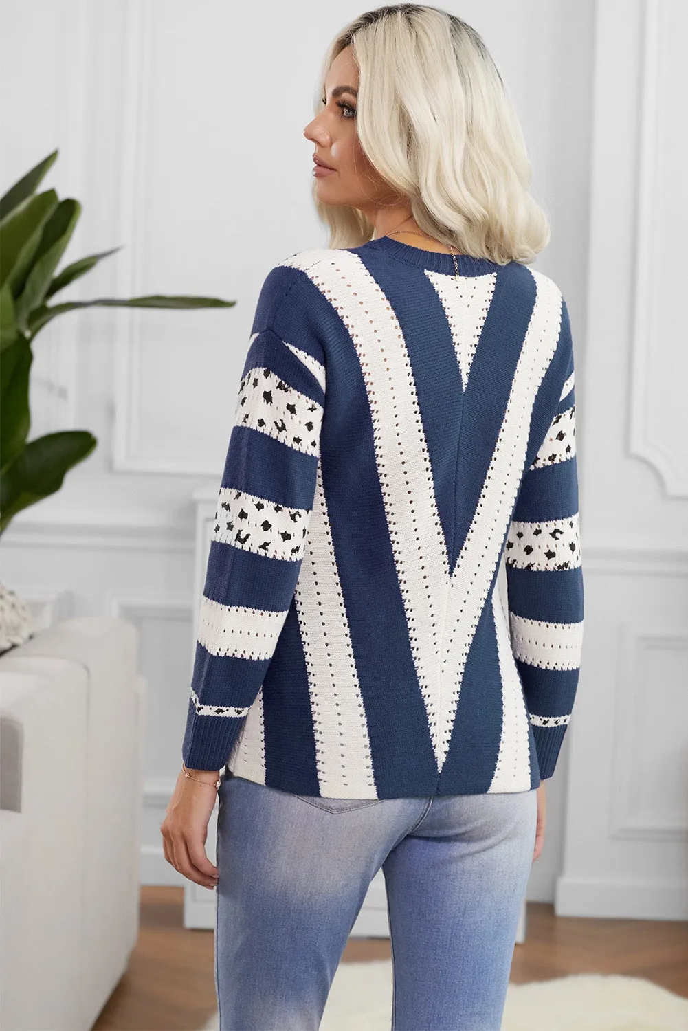 Women's Fashion Blue Animal Print Accent V Neck Sweater